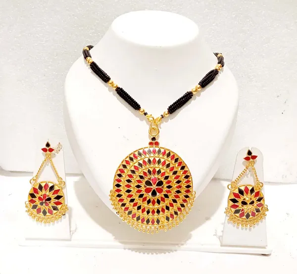 Assamese_Traditional_Gold_Plated_Red_Black_Colour_Japi_Tassel_Jewellery_Set_For_Women